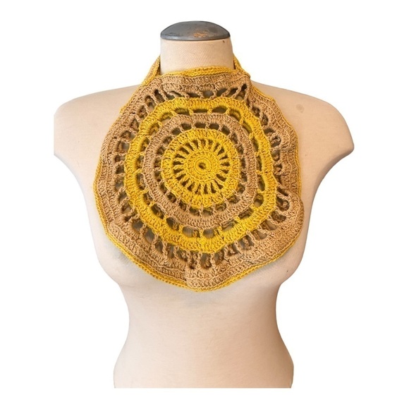 Little Round Crochet Hand Bag in Yellow & Neutral - Picture 2 of 7